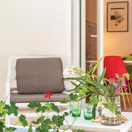 1 Bedroom Gorgeous Apartment In Makarska Esterno foto